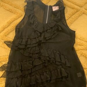 Dressy top with a gold sparkle